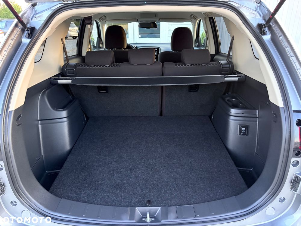 Mitsubishi Outlander 2.0 2WD Active - 17