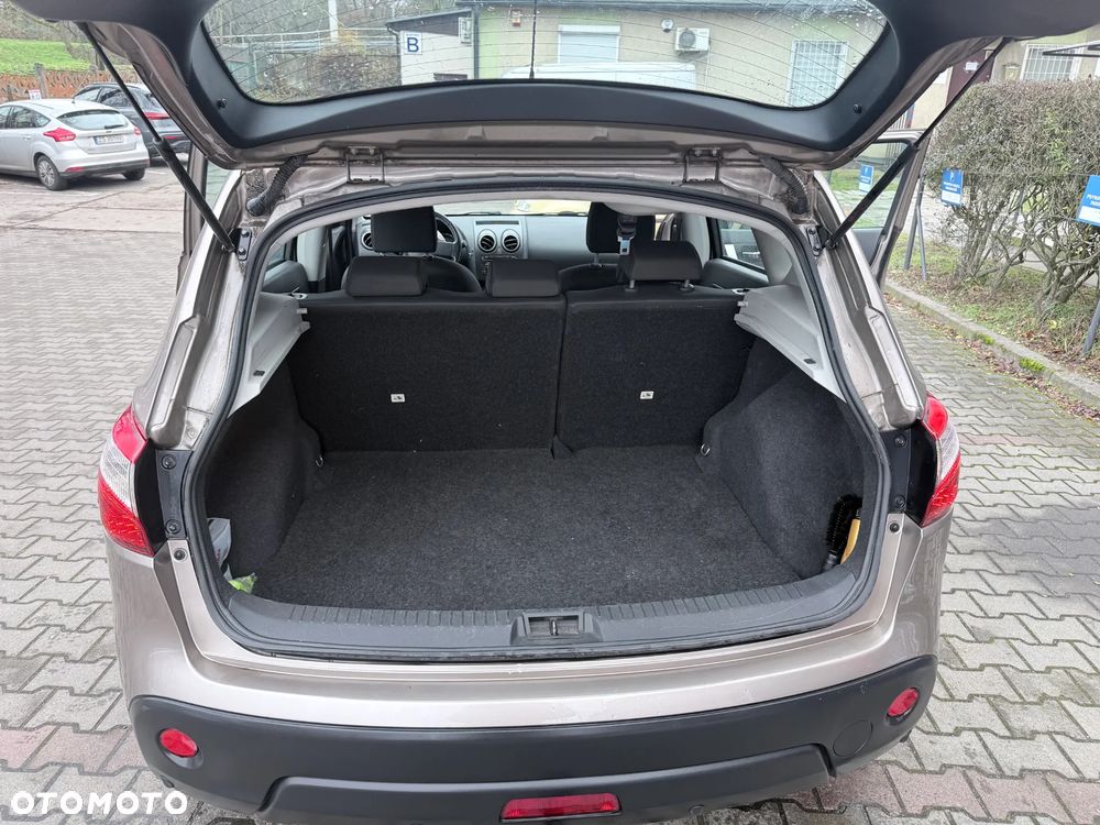 Nissan Qashqai - 11