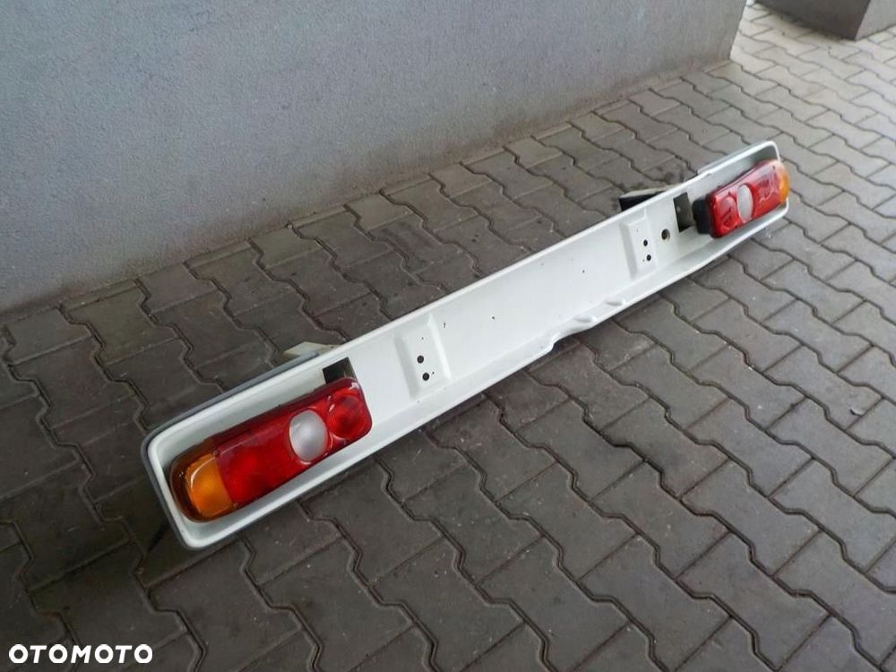 VW T5 DOKA SKRZYNIOWY ZDERZAK PAS TYLNY LAMPY - 2