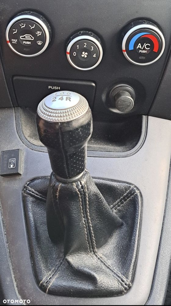 Hyundai Tucson 2.0 Comfort 2WD - 23