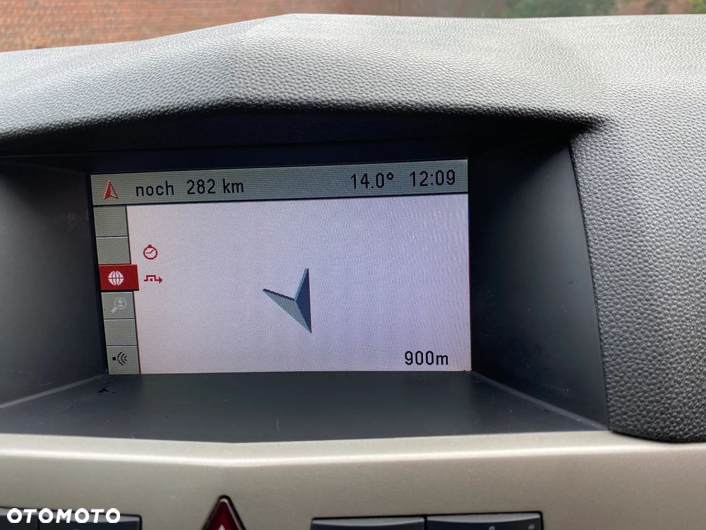 Opel Astra GTC 1.4 NAVI - 25