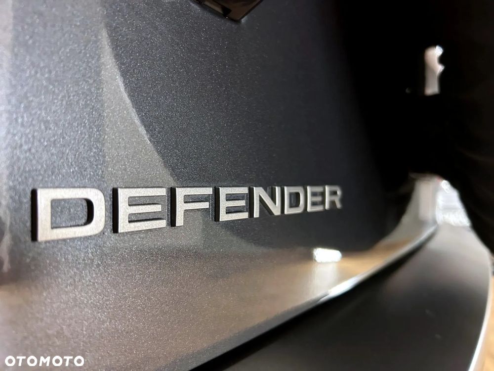 Land Rover Defender 3.0 D250 mHEV X-Dynamic HSE - 8