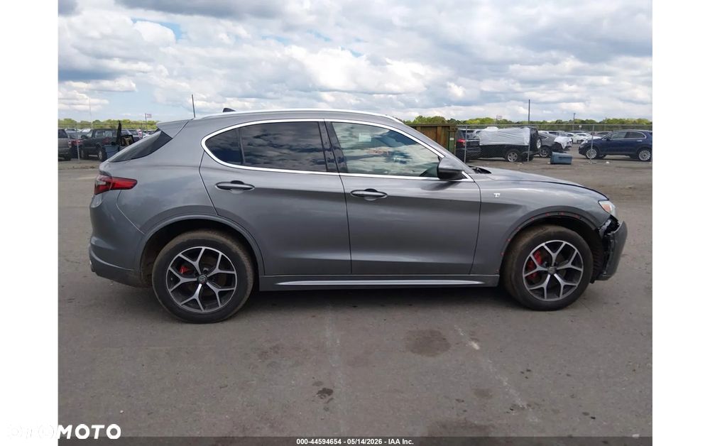 Alfa Romeo Stelvio - 11