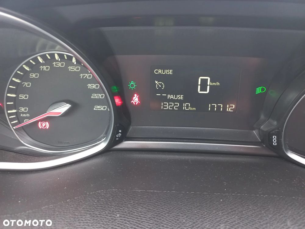 Peugeot 308 1.2 PureTech Allure S&S - 13