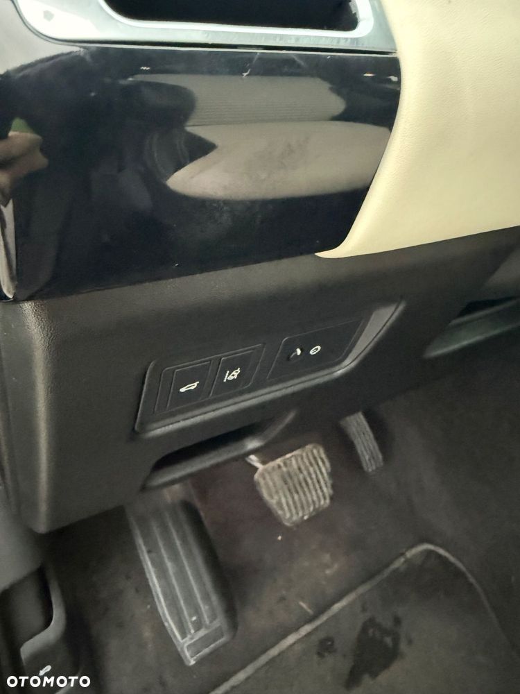 Land Rover Discovery 3.0 Si6 SE - 22