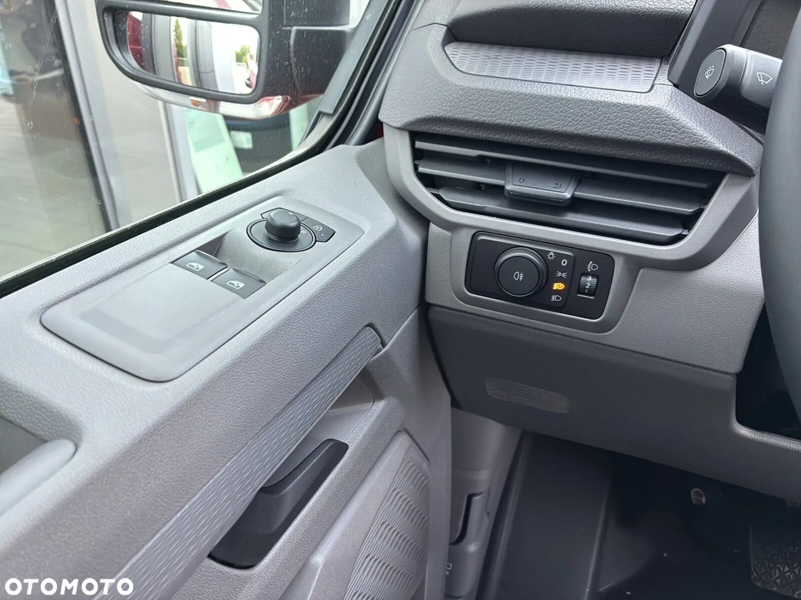 Volkswagen Transporter T7 Furgon (L2) AUTOMAT, 2.0 TDI 150KM, r.o. 3500 mm - 23