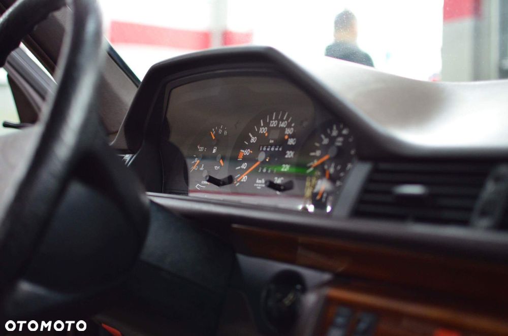 Mercedes-Benz W124 (1984-1993) - 11