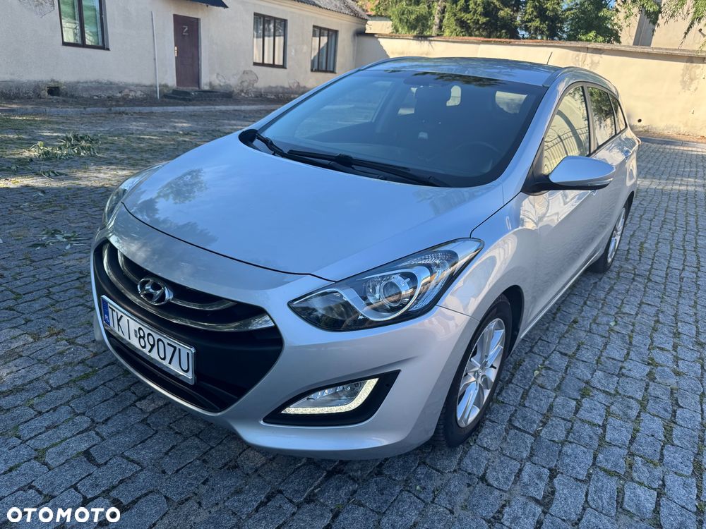 Hyundai i30 blue 1.6 CRDi Classic Navigation - 9