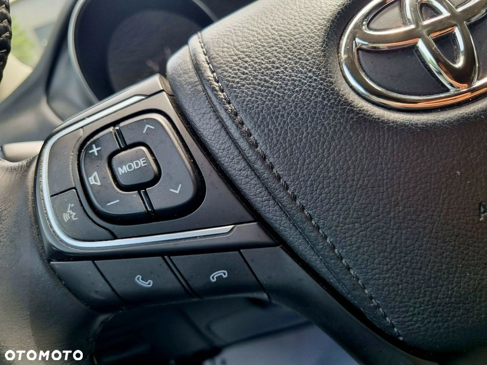 Toyota Avensis 1.8 Premium MS - 15