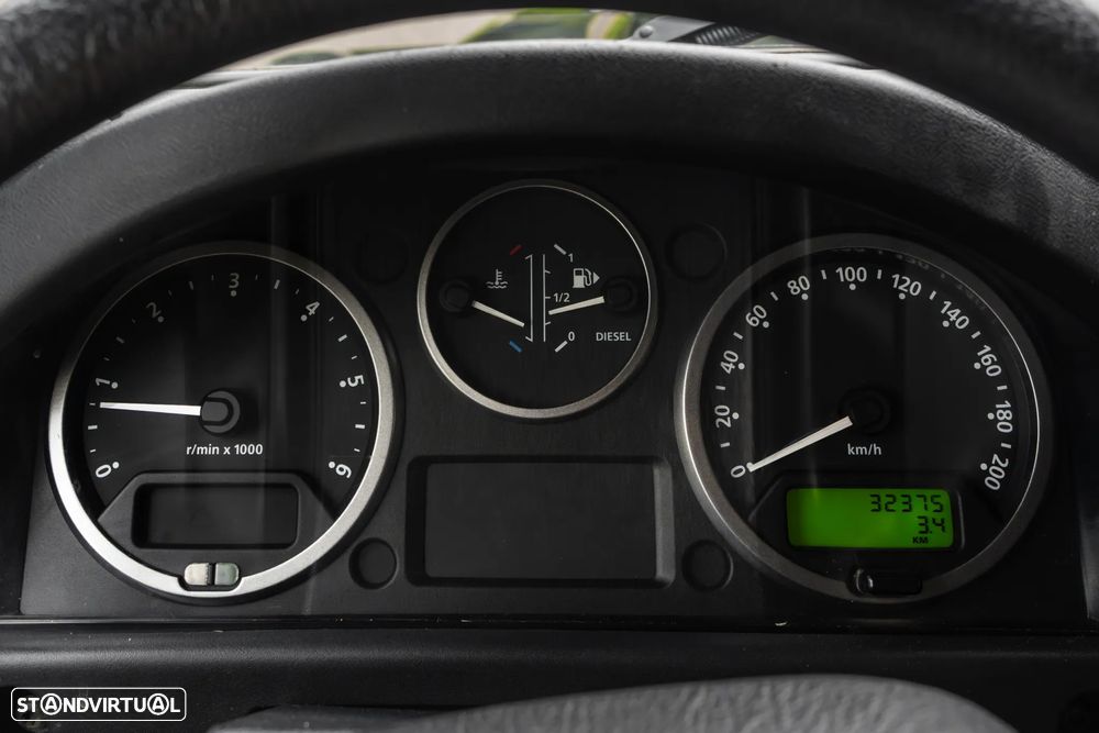 Land Rover Defender - 15