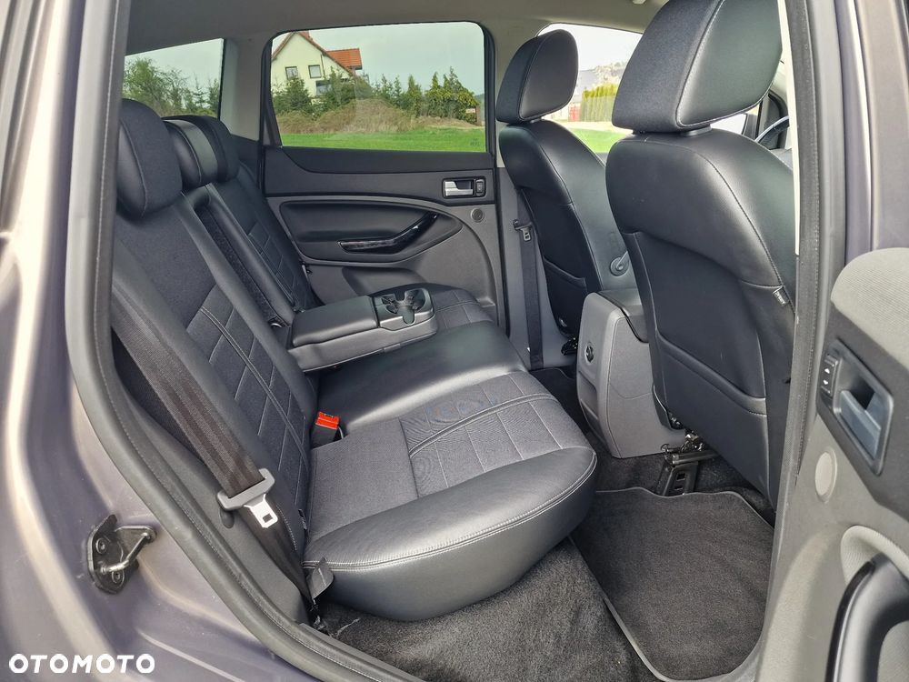 Ford Kuga 2.0 TDCi 4x4 Titanium - 14