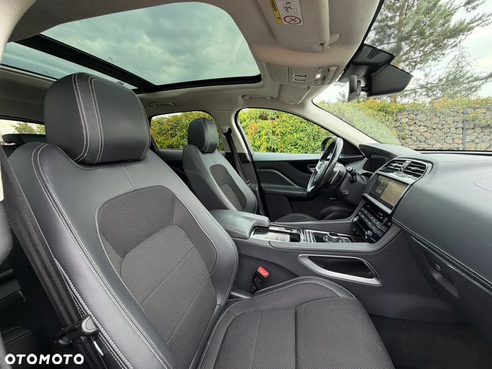 Jaguar F-Pace 2.0 i4D AWD R-Sport - 27