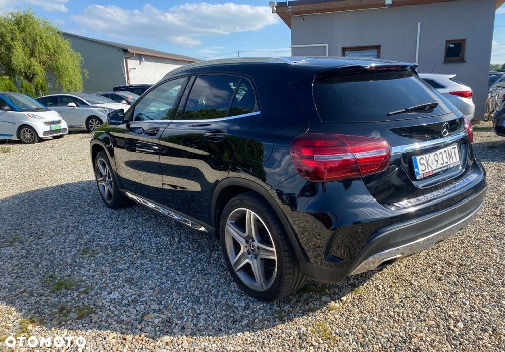 Mercedes-Benz GLA - 5