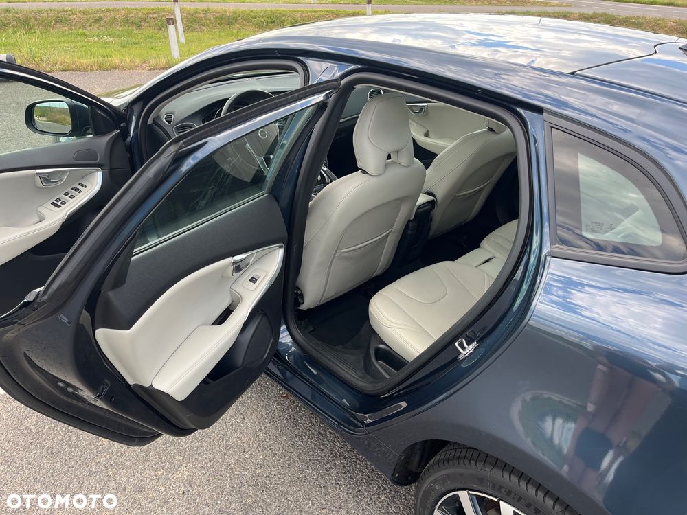 Volvo V40 T3 Drive-E Momentum - 11
