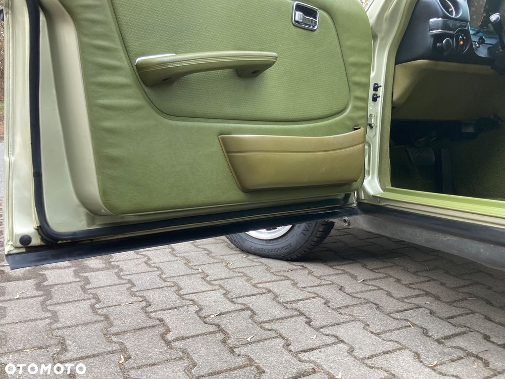 Mercedes-Benz W123 - 13