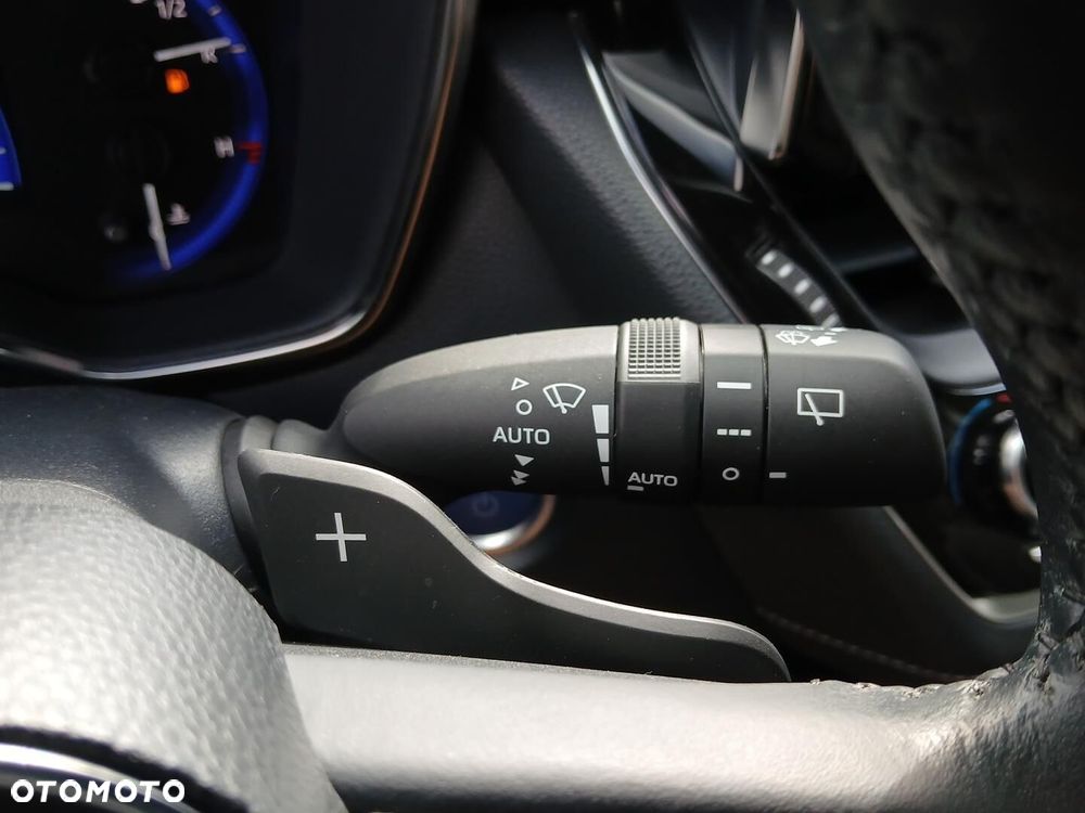 Toyota Corolla 2.0 Hybrid Comfort - 25