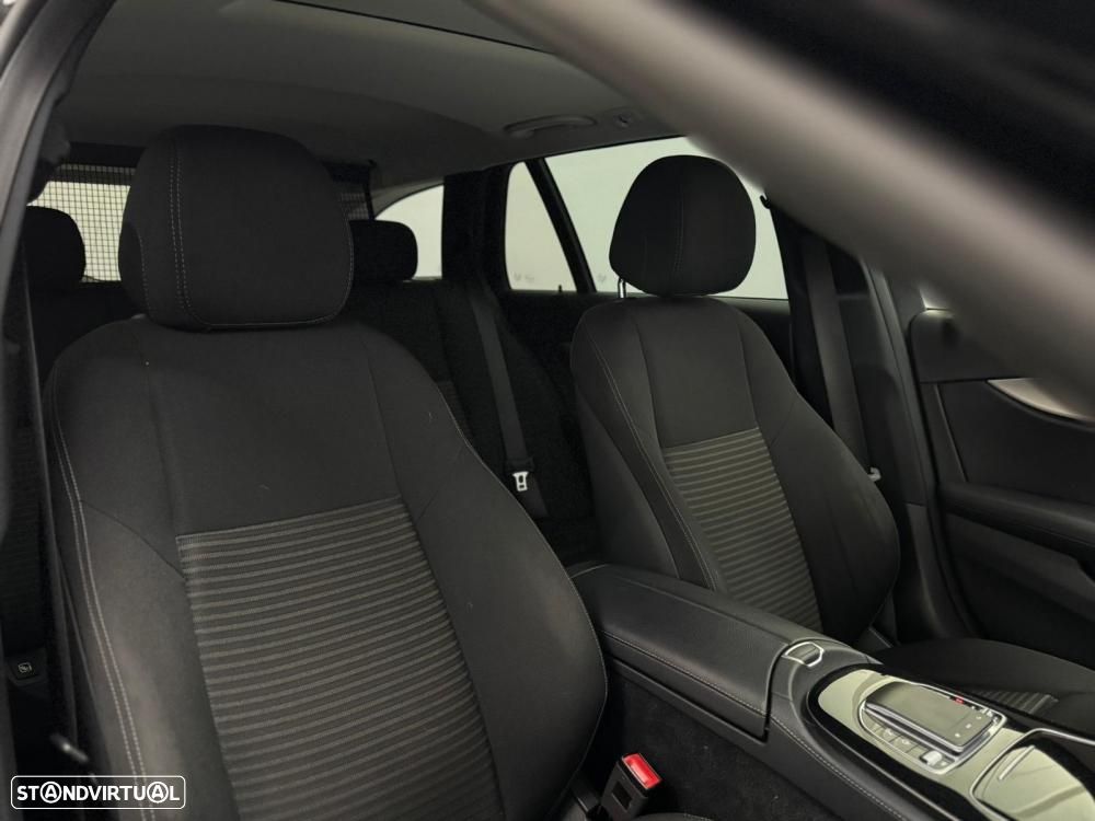 Mercedes-Benz E 300 de AMG Line - 26