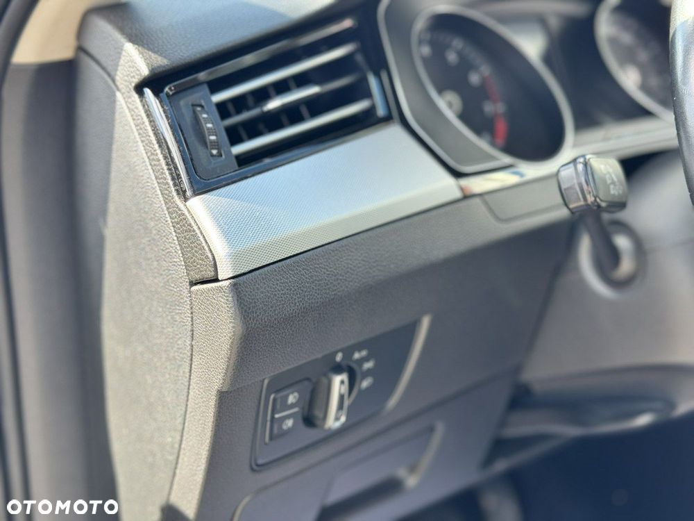 Volkswagen Passat 1.5 TSI EVO Comfortline - 22