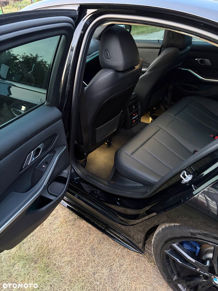 BMW Seria 3 M340i xDrive - 25