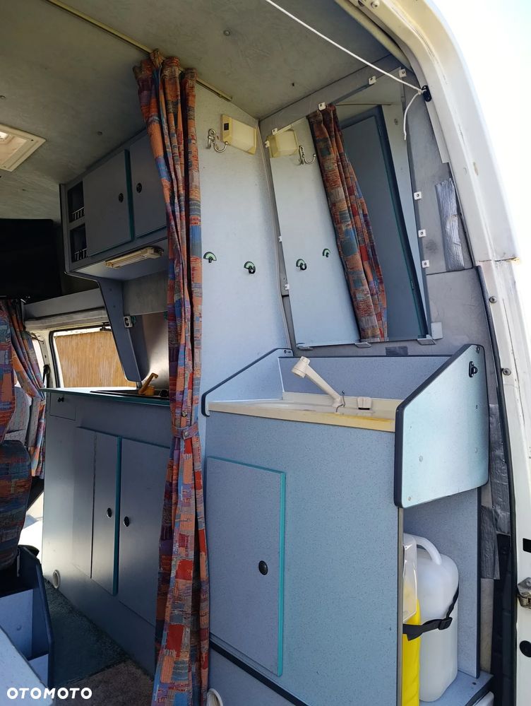 Ford Transit - 13