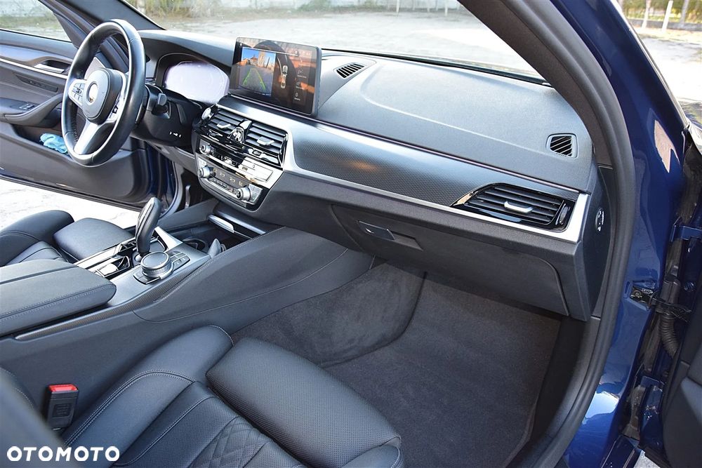 BMW Seria 5 520d MHEV - 17