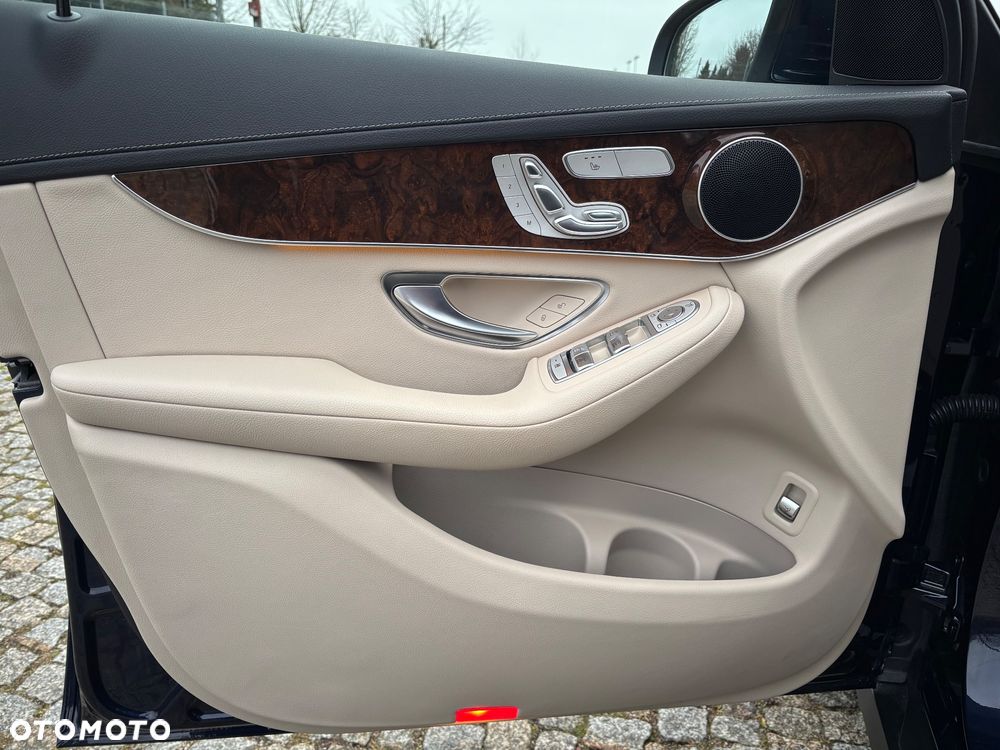 Mercedes-Benz GLC - 21