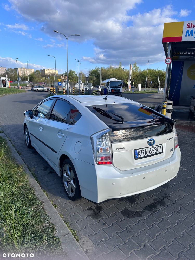 Toyota Prius - 5