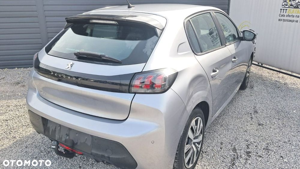 Peugeot 208 - 18