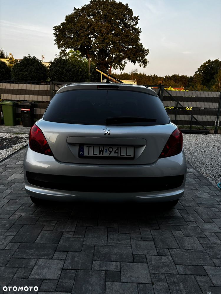 Peugeot 207 - 6