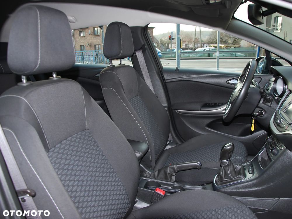 Opel Astra 1.4 T Enjoy S&S - 12