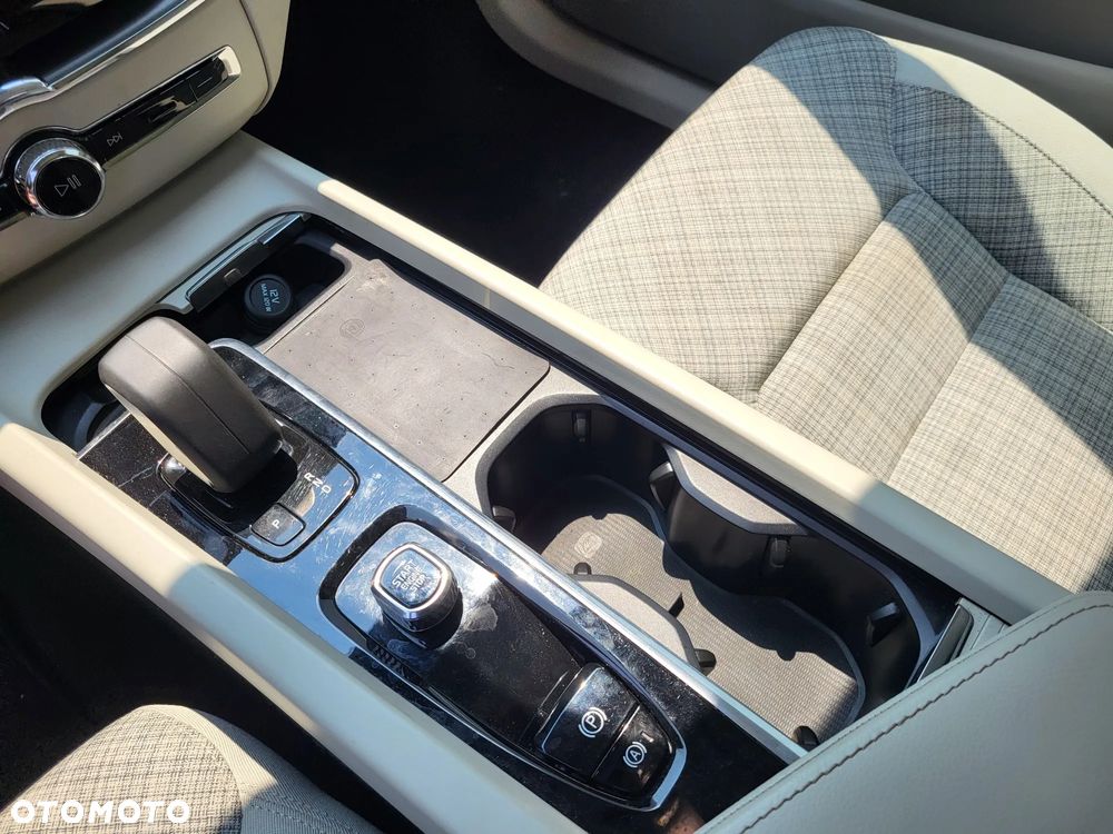 BMW X1 sDrive20i - 28