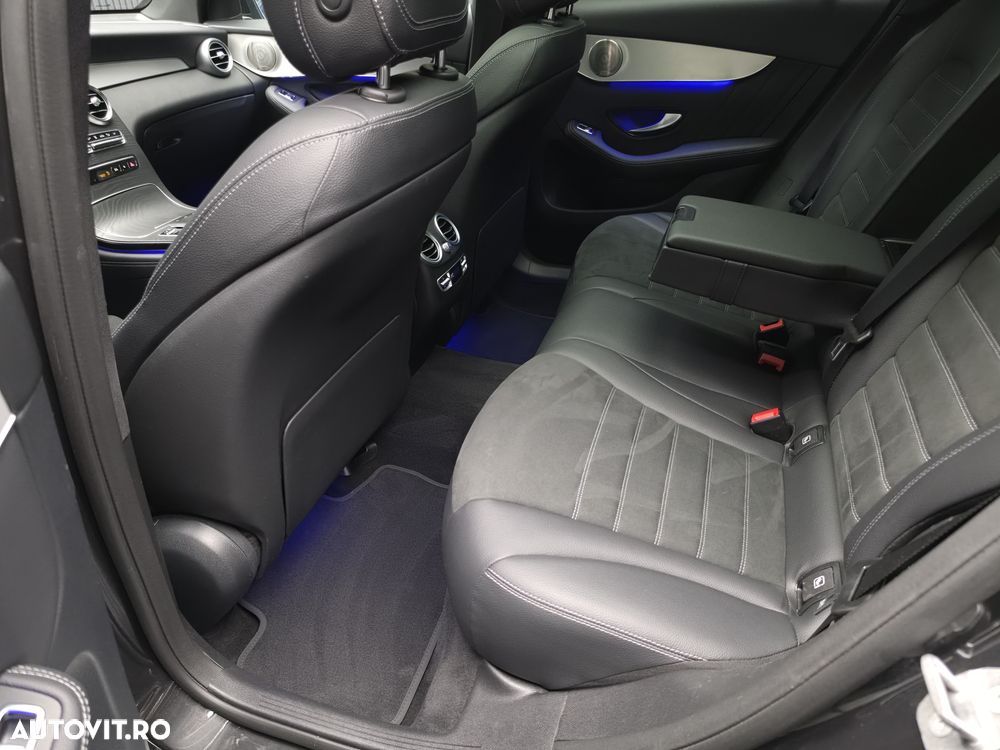 Mercedes-Benz GLC 300 de 4Matic 9G-TRONIC AMG Line Plus - 33