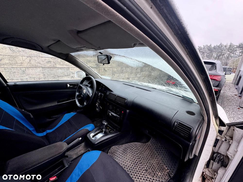 Volkswagen Passat - 8