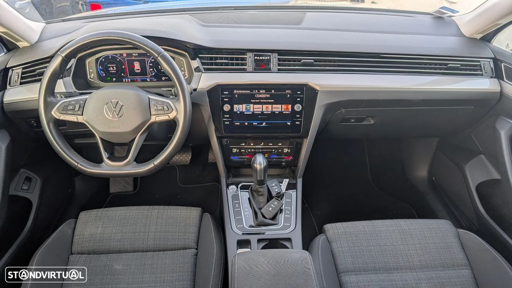 VW Passat Variant 2.0 TDI Business DSG - 17
