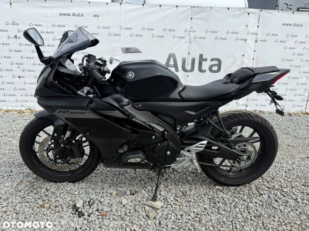 Yamaha YZF - 4