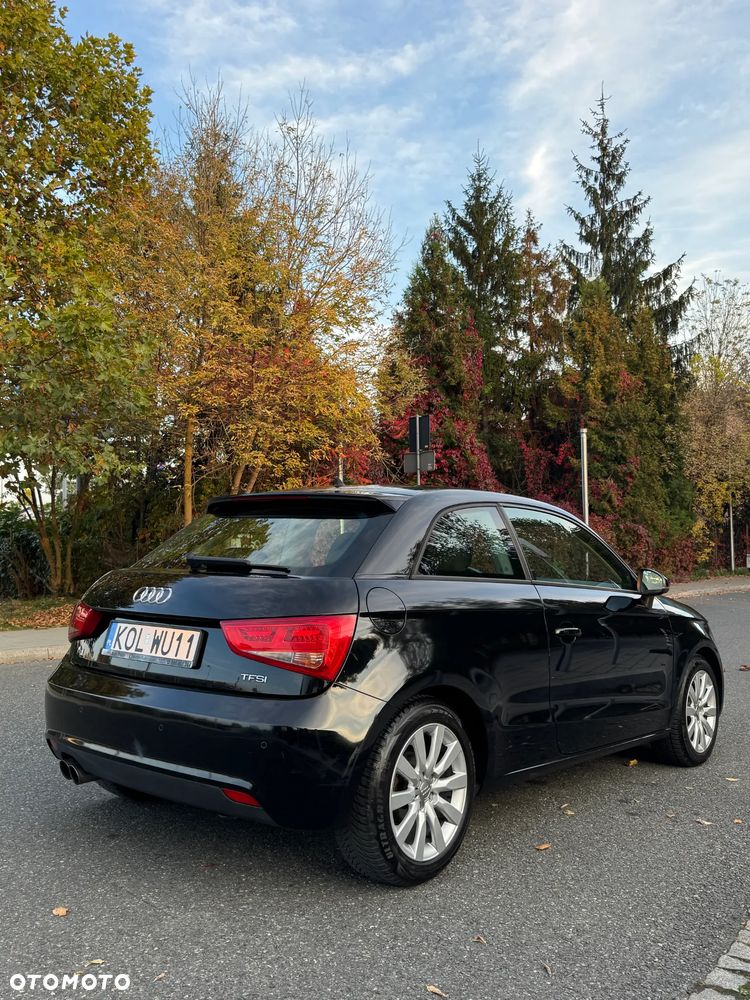 Audi A1 2010 photo 4