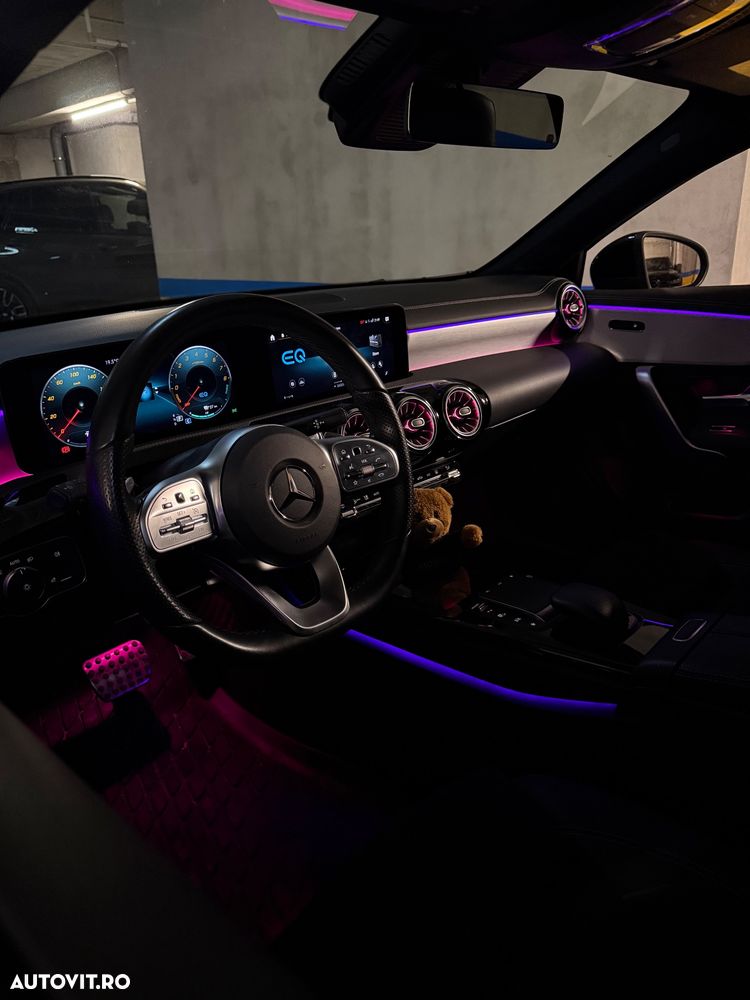 Mercedes-Benz A 250 e 8G-DCT AMG Line - 12