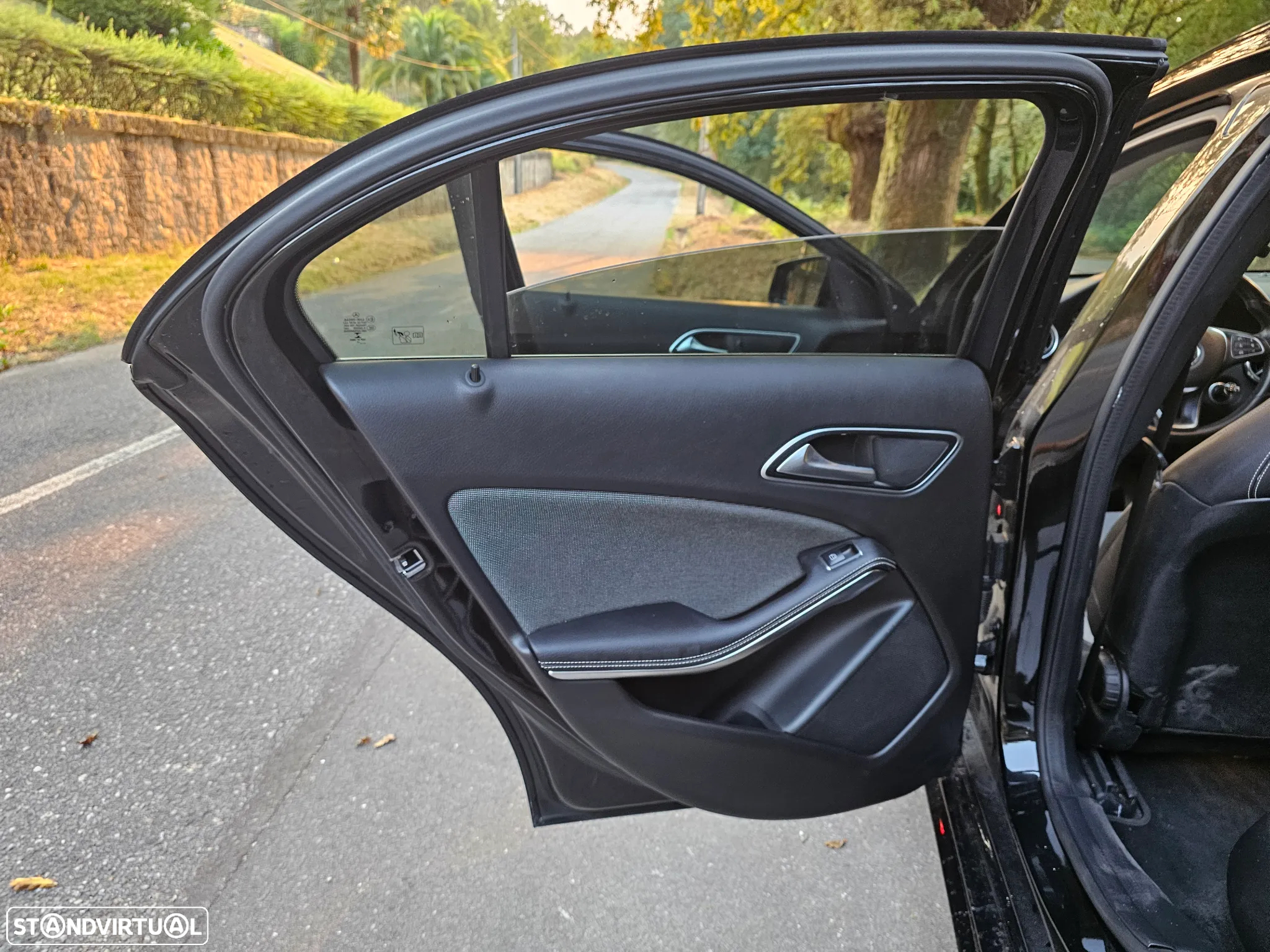 Mercedes-Benz A 180 d AMG Line - 23