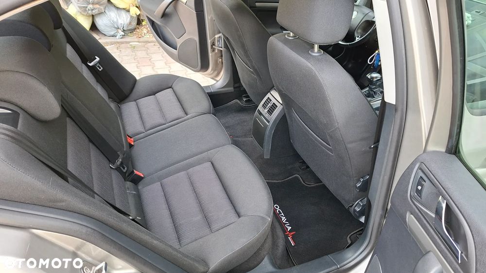 Skoda Octavia 1.9 TDI Ambiente DSG - 7