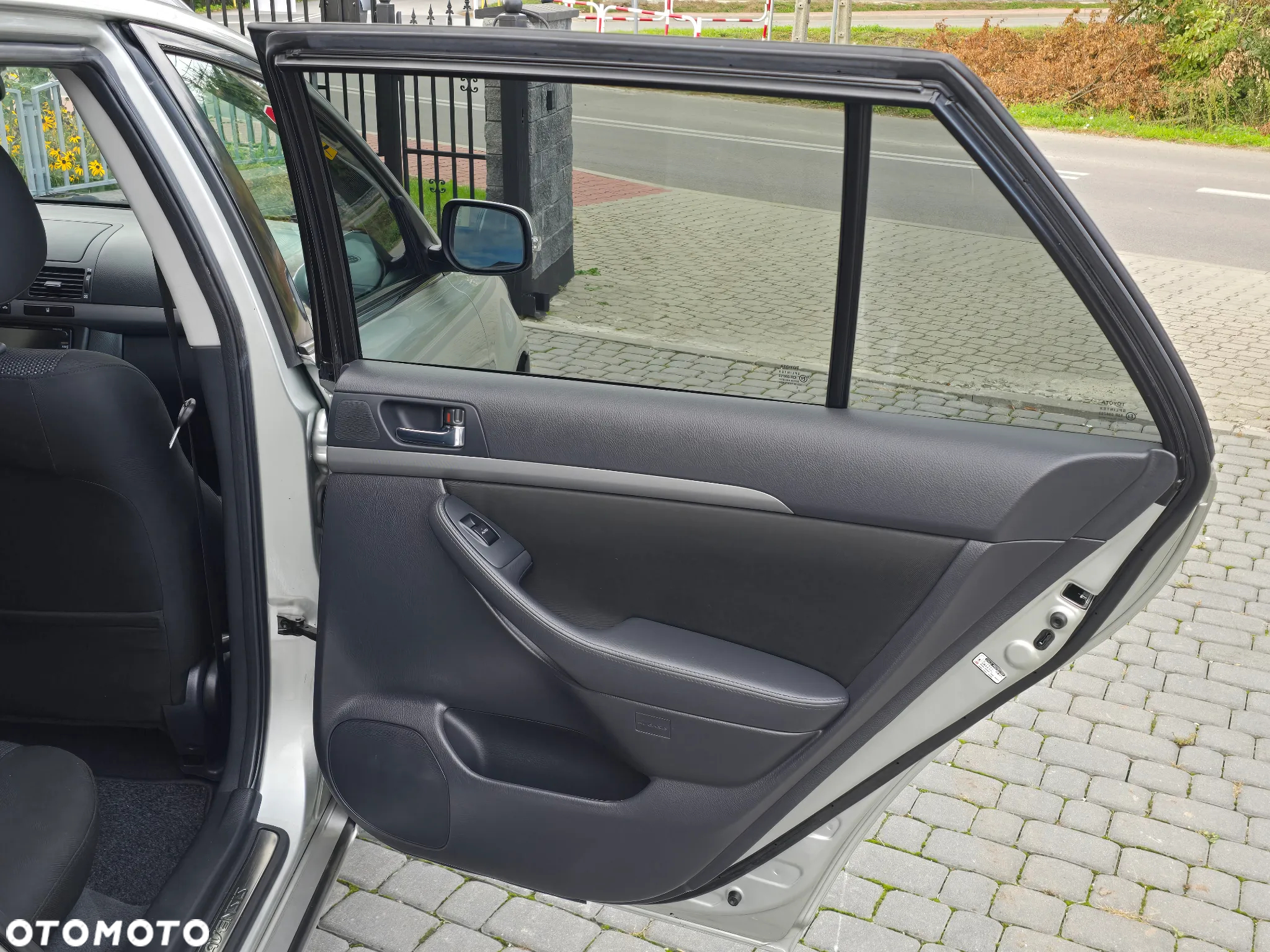Toyota Avensis 2.0 VVT-i Automatik Executive - 26