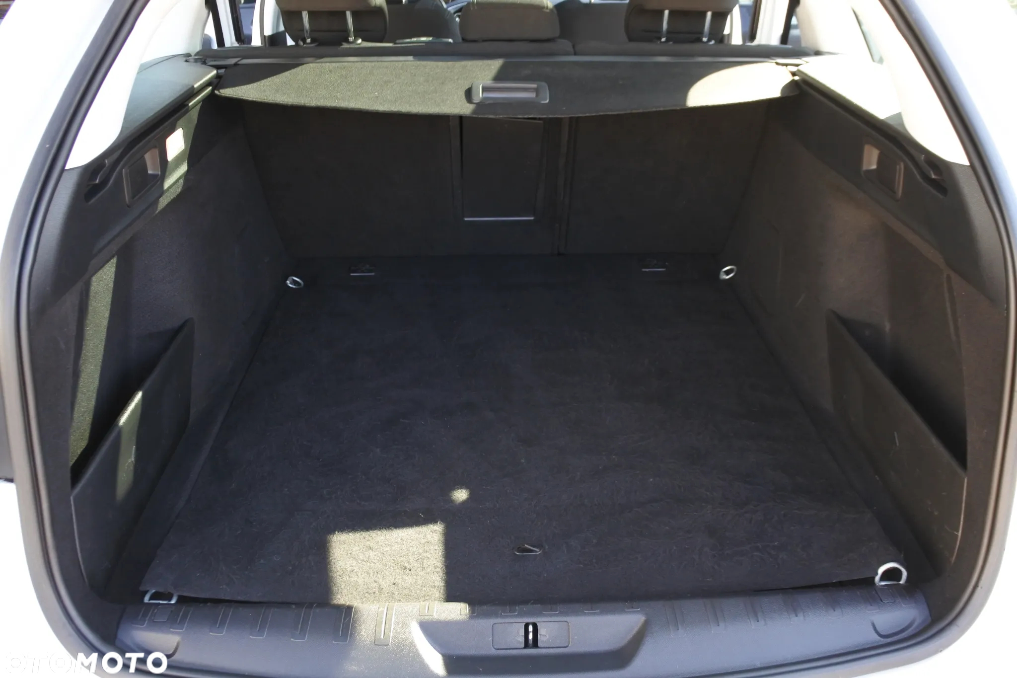 Peugeot 308 PureTech 130 EAT8 Allure - 13