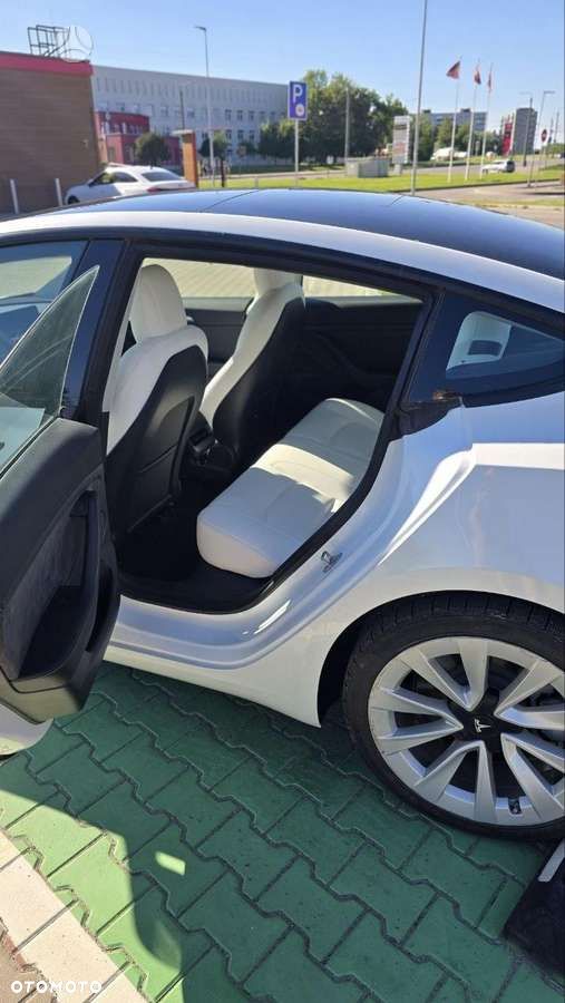 Tesla Model 3 - 14
