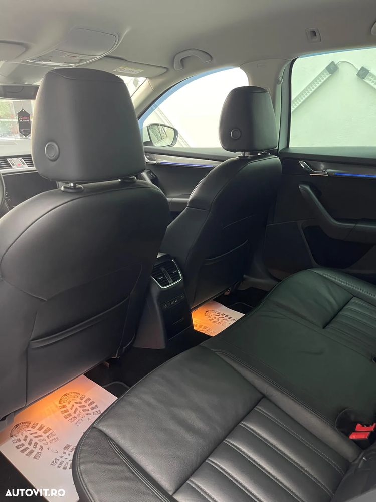 Skoda Octavia Combi Diesel 1.6 TDI DSG Style - 17