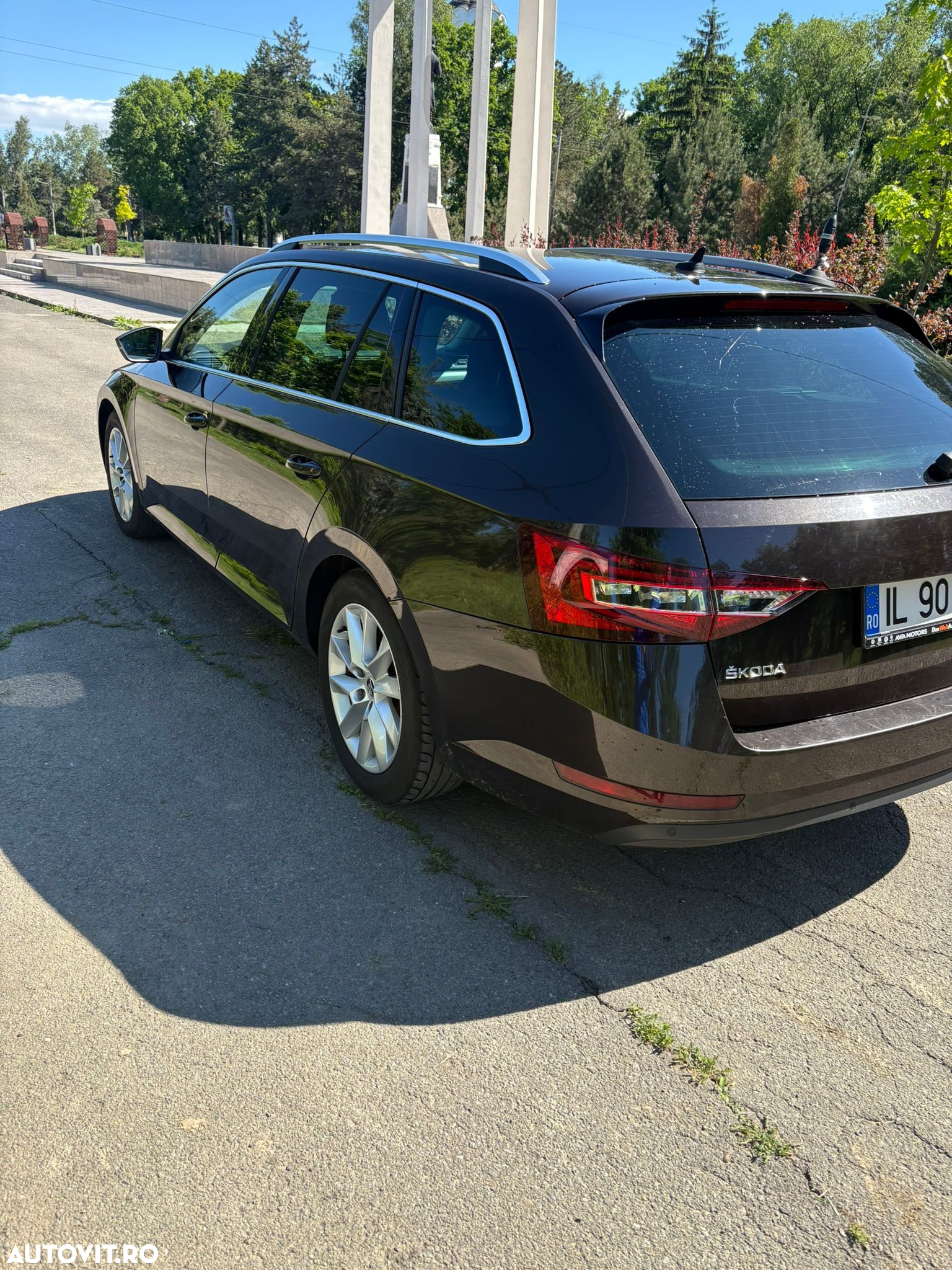 Skoda Superb Combi 2.0 TDI DSG Style - 2