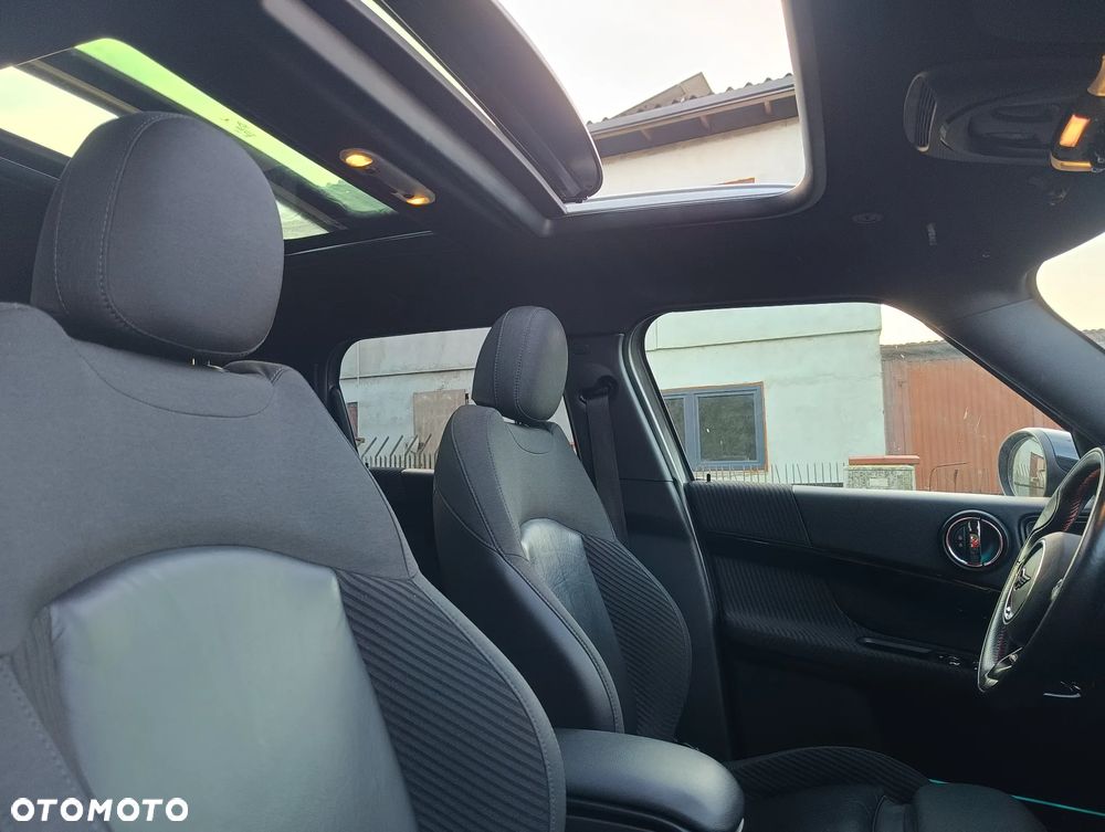 MINI Countryman Cooper SE ALL4 John Cooper Works Trim - 18