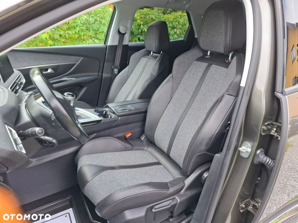 Peugeot 3008 PureTech 130 Stop & Start GPF Allure - 22