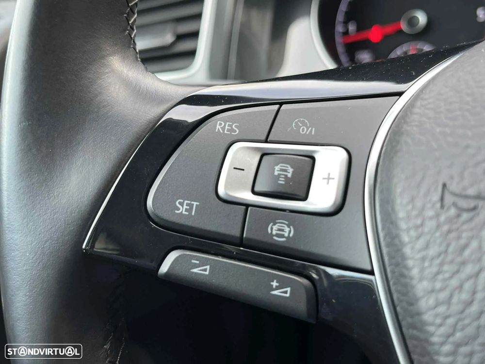 VW Golf 1.6 TDI Confortline - 21