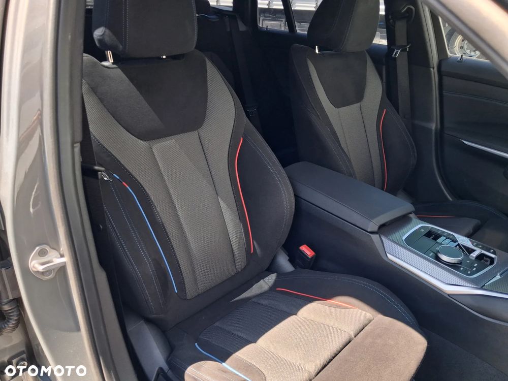 BMW Seria 3 318i M Sport - 23