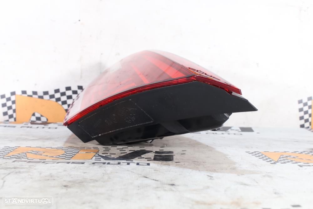 Farolim Direito Volkswagen Cc (358)  3C8945308q / 81180202 / Mala Pass - 6