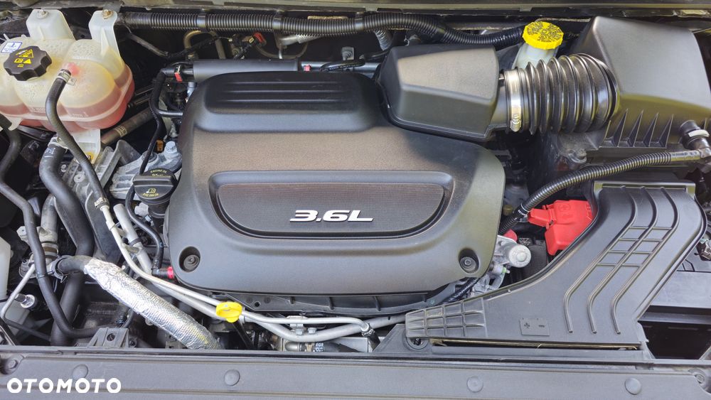 Chrysler Pacifica - 12